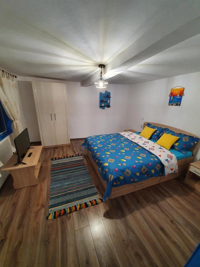 Casa Pavel Jurilovcaヴィラ エクステリア 写真